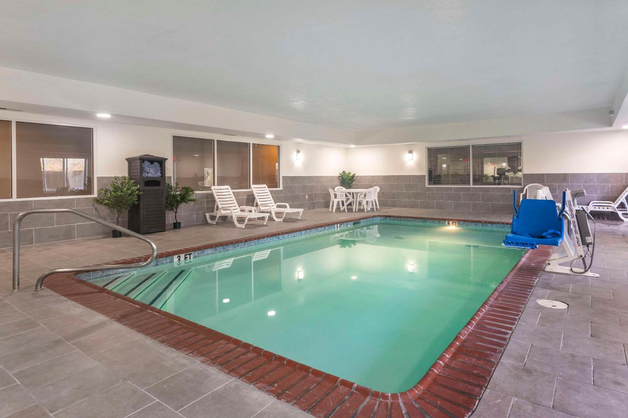 Mainstay Suites Lebanon - Nashville Area Eksteriør bilde